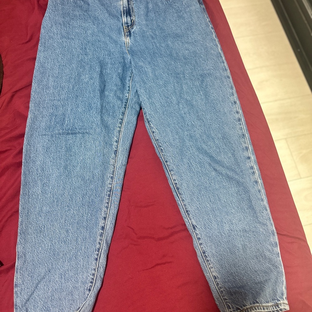 Levi’s Classic Blue Denim Jeans- Size 31